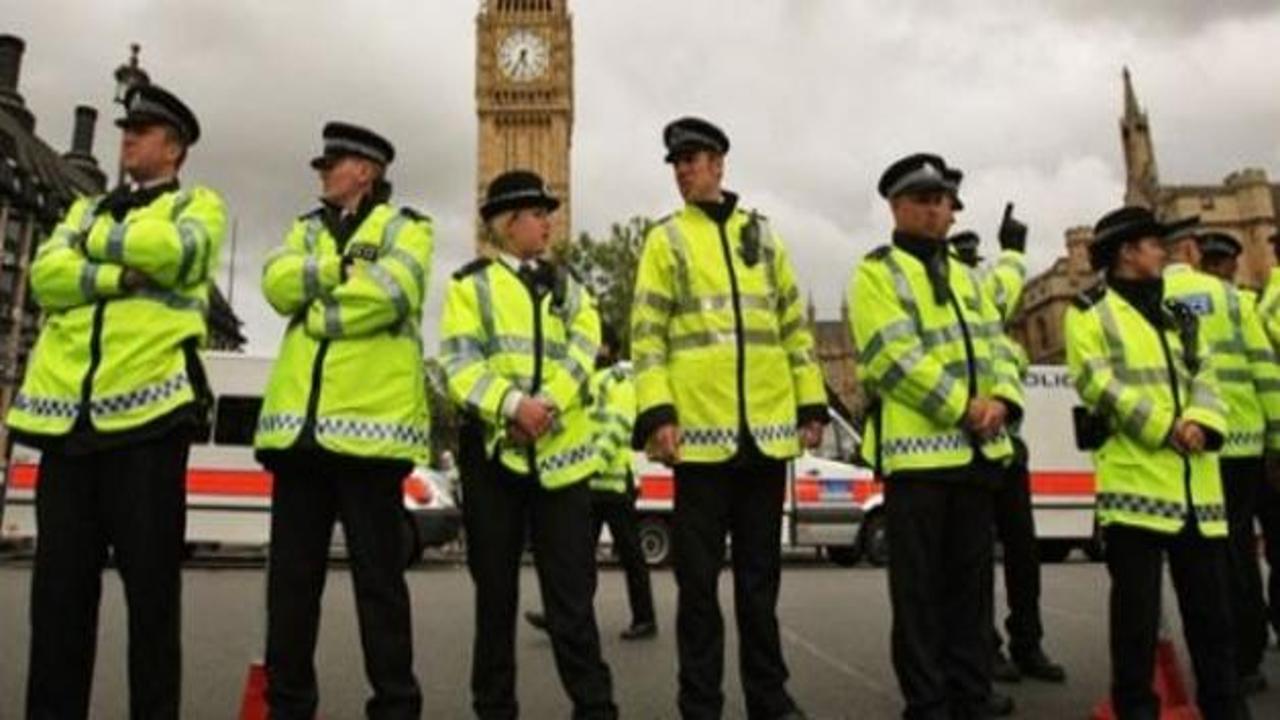 İngiliz polisinden medyaya 'terör' sınırlaması