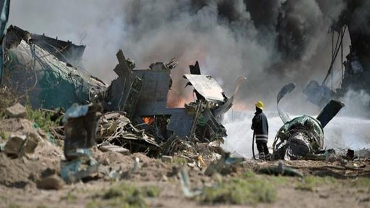 Libya askeri uçağı Tunus'a düştü!