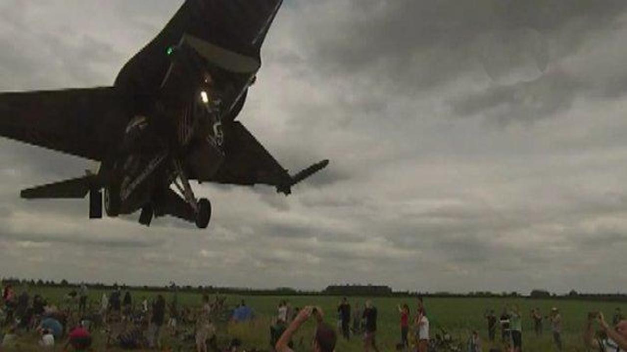 İngiltere'yi hayran bırakan T&uuml;rk F-16'sı