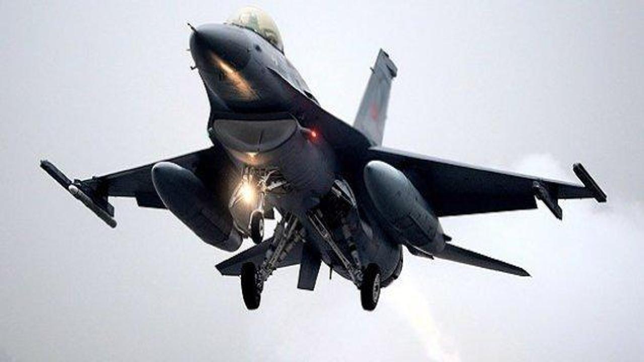 Pakistan'ın F-16'ları teslim edildi