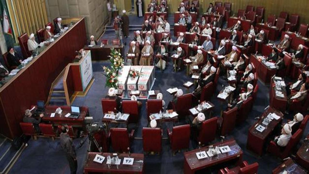 İran meclisi usulsüzlük iddialarını soruşturacak
