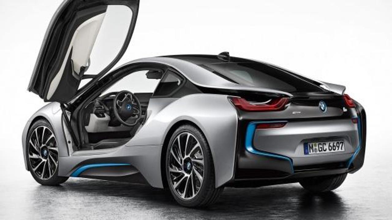 İşçi emeklisine BMW i8 çıktı