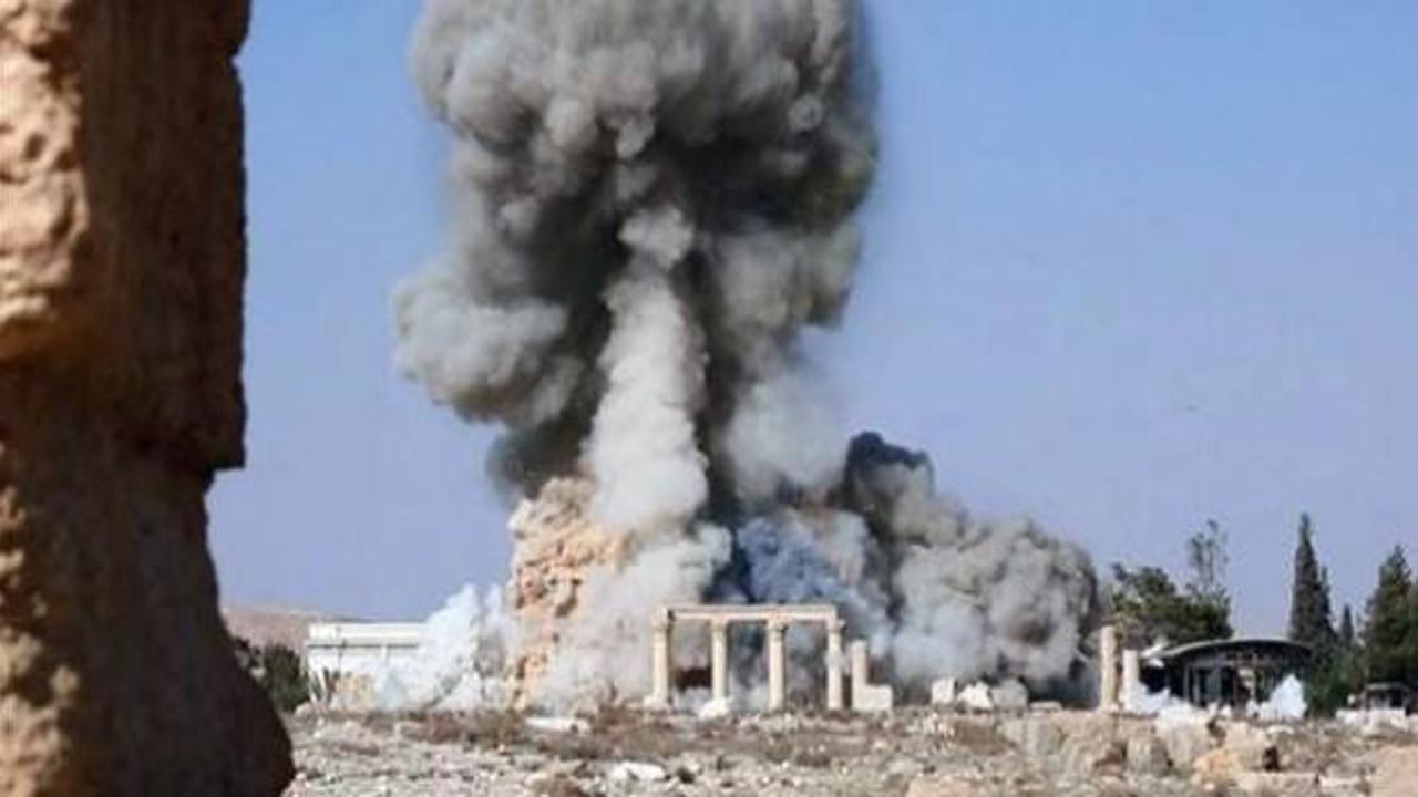 IŞİD Palmira'daki tapınağı böyle yıktı