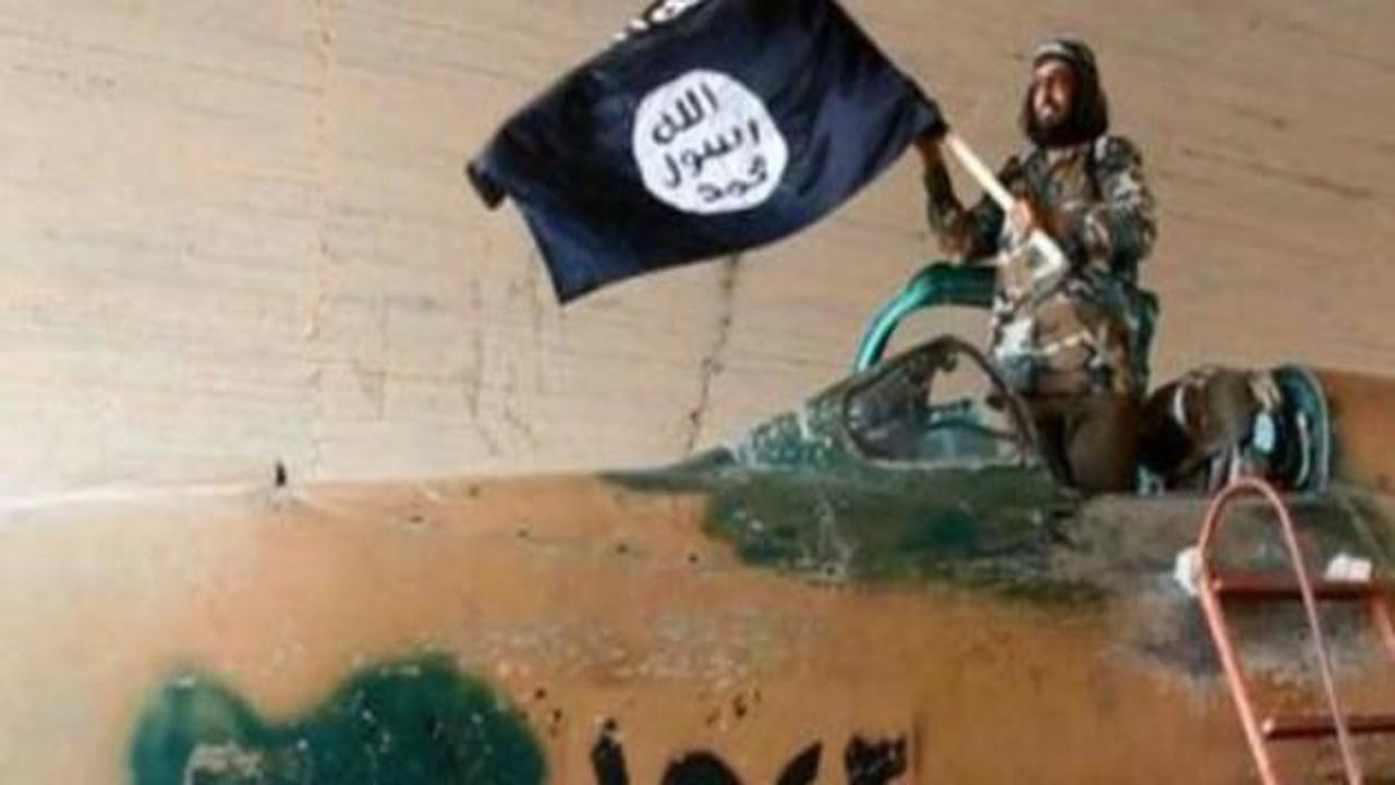 IŞİD'in elindeki uçaklar imha edildi