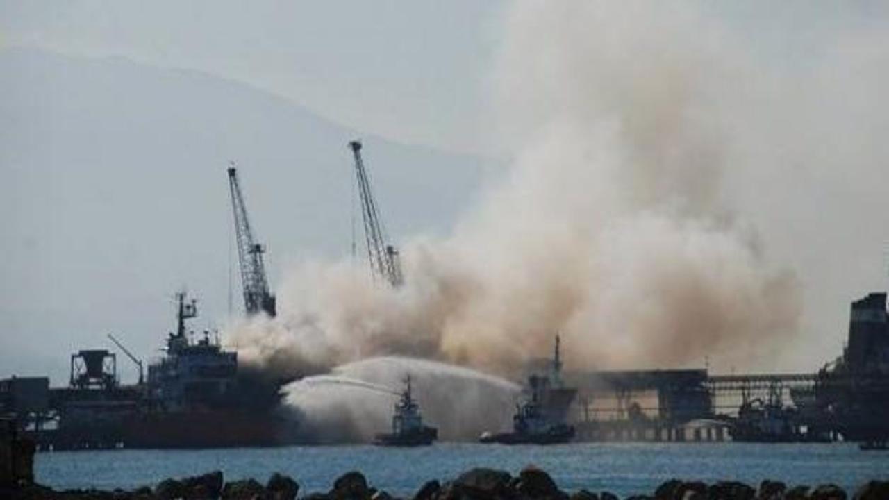 İskenderun limanında gemi yangını