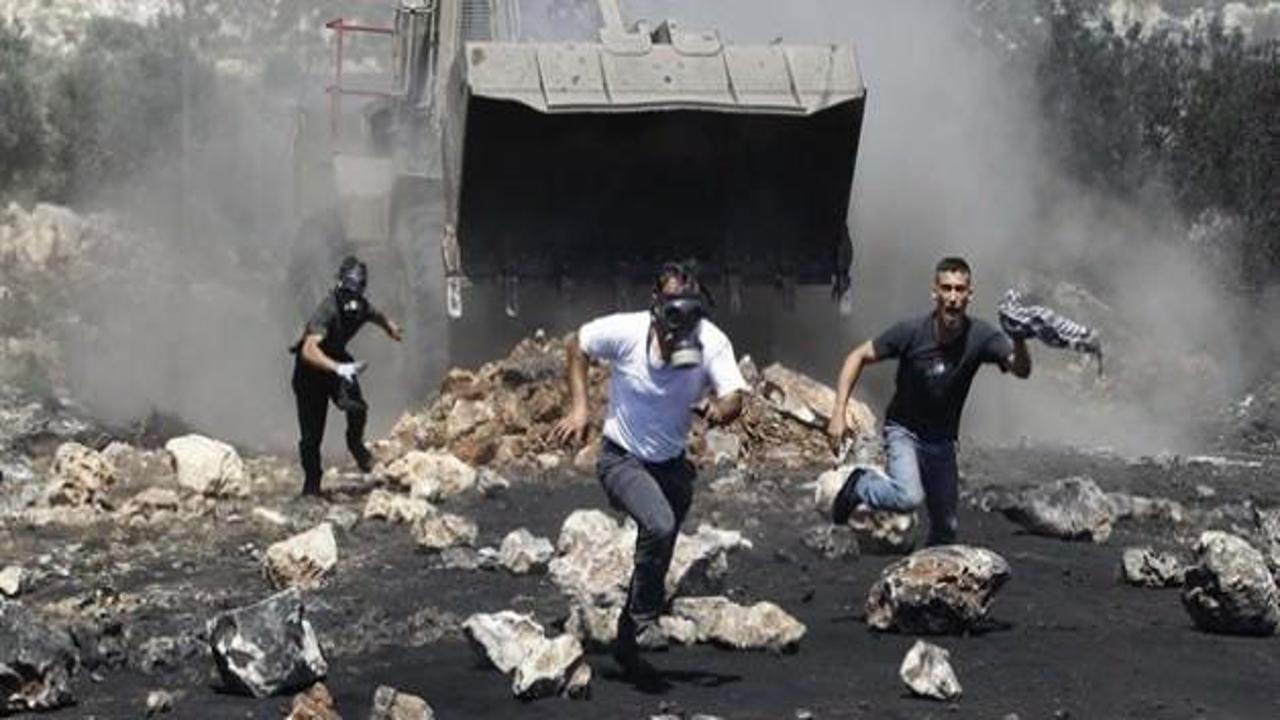 İsrail askeri buldozerlerle kenti bastı