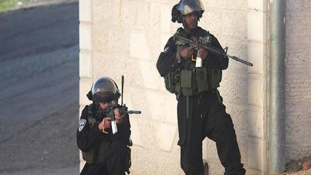 İsrail askerleri köy bastı 6 Filistinliyi yaraladı