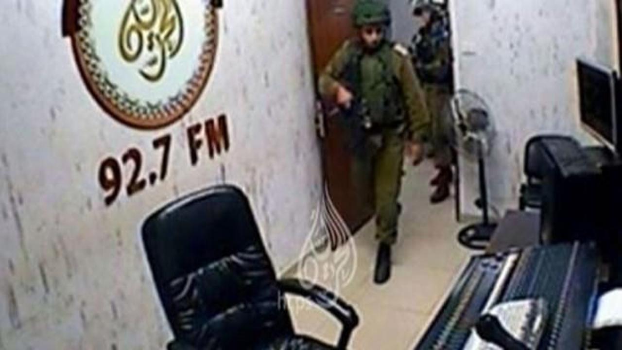 İsrail bir Filistin radyosunu daha kapattı!