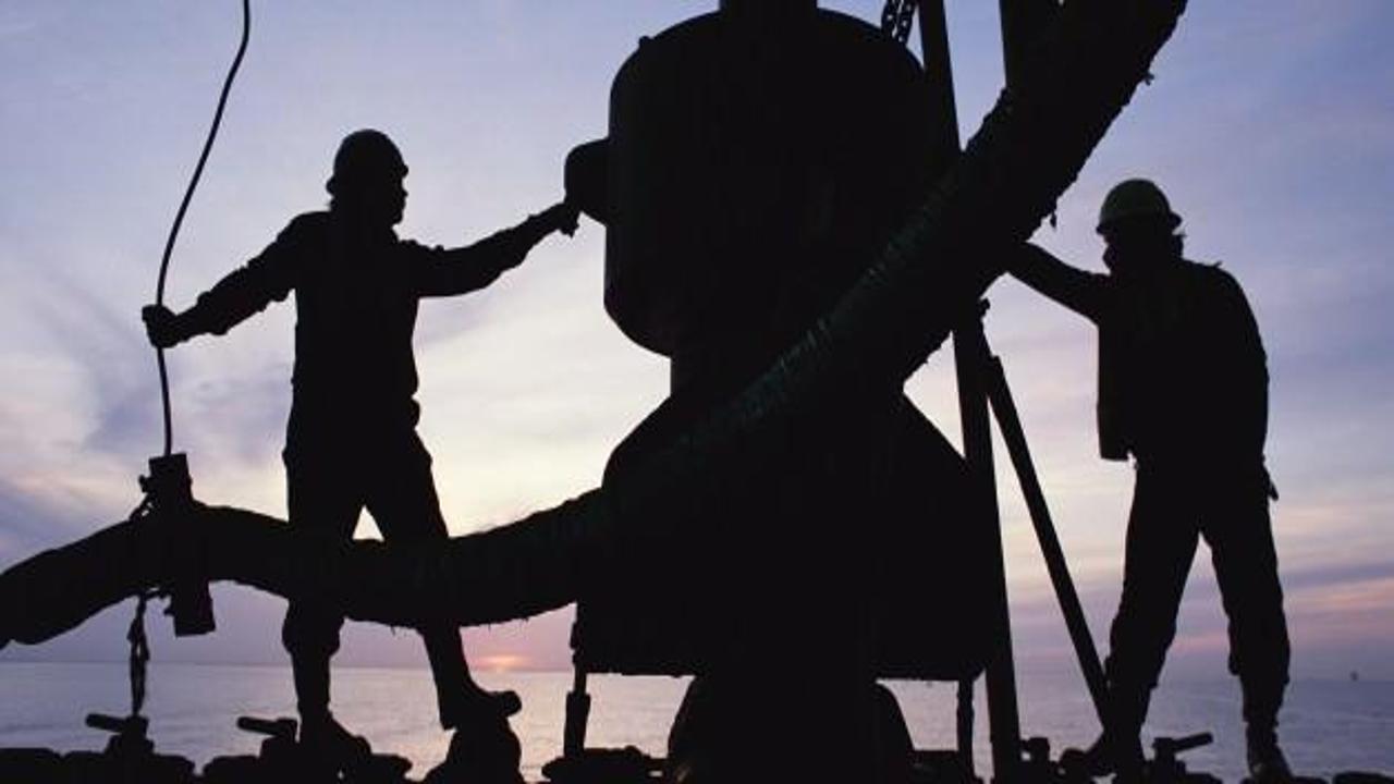 Ceyhan'a 280 milyon ton petrol aktı