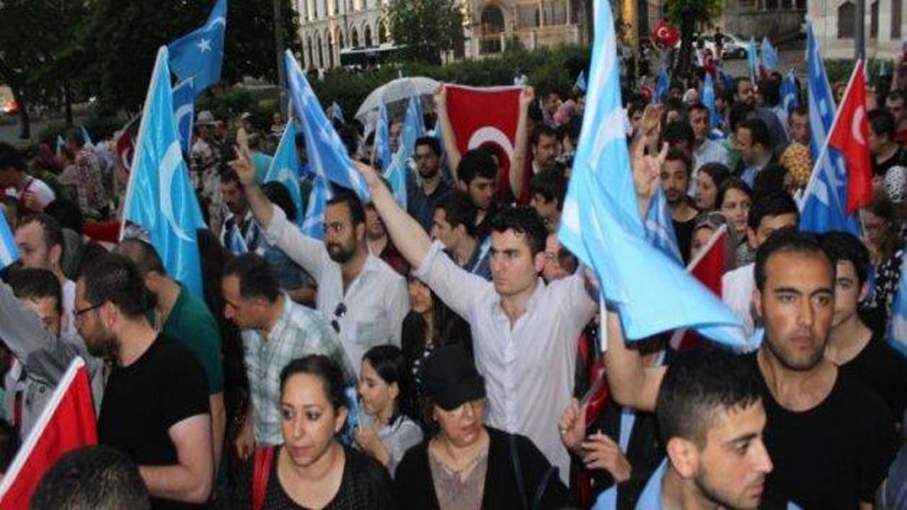 İstanbul Üniversitesi önünde Kerkük eylemi