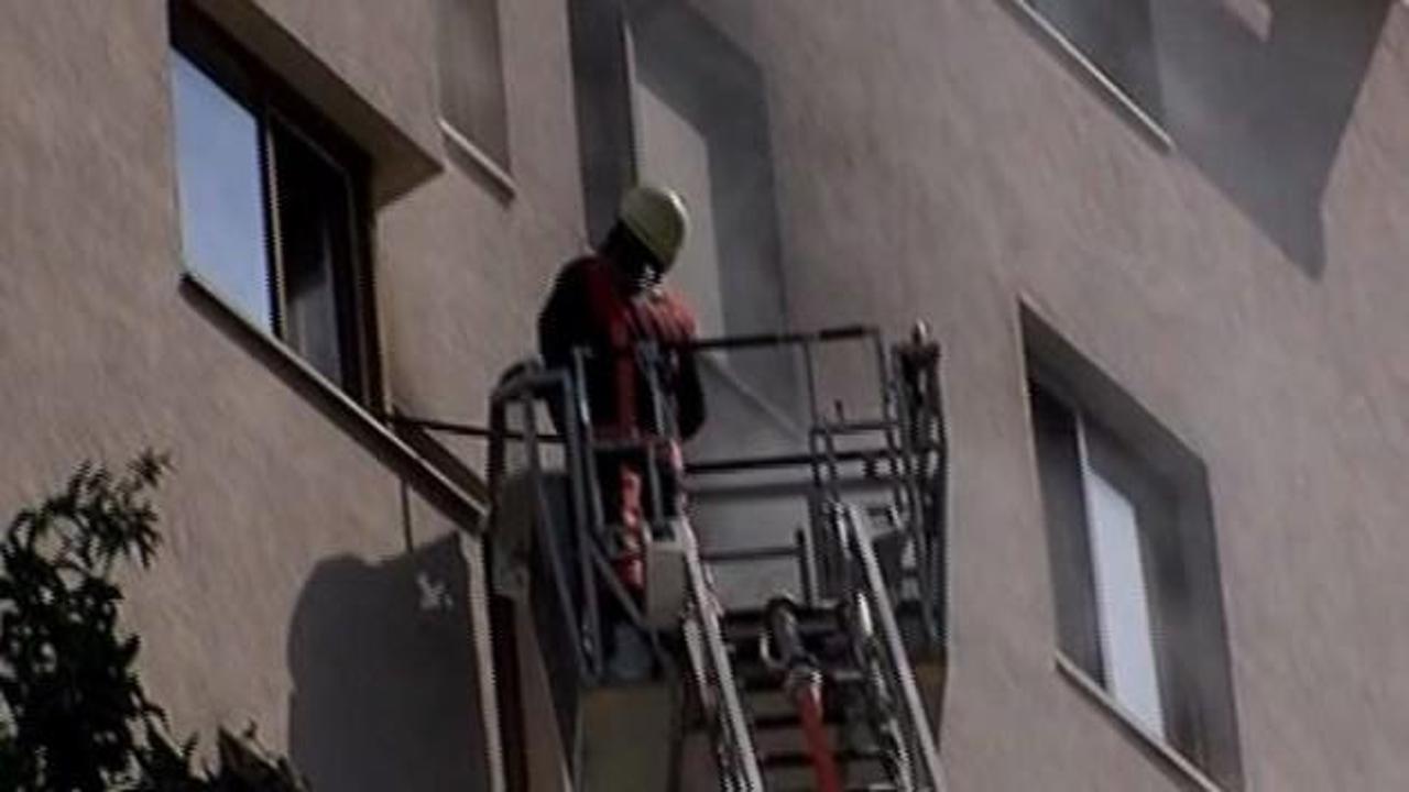 İstanbul’da 10 katlı apartmanda yangın paniği