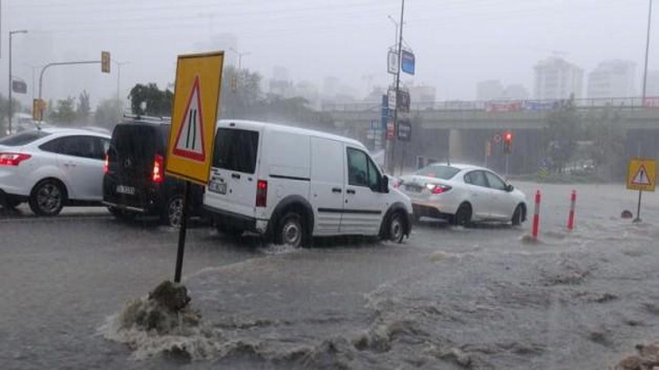 İstanbul'da şiddetli yağış  etkili oluyor