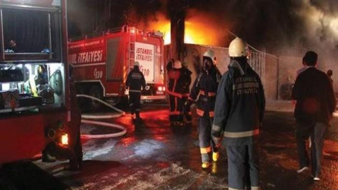 İstanbul'da tül fabrikasında yangın