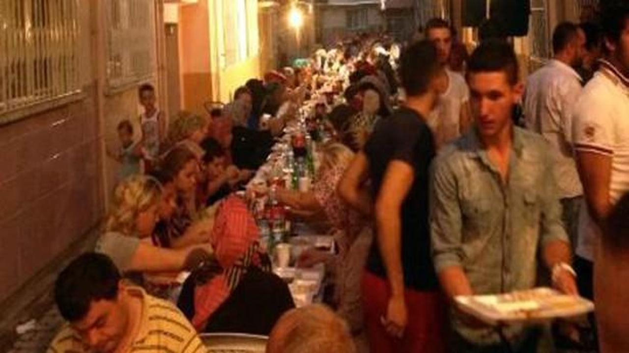 İzmir'de 750 kişilik kardeşlik iftarı