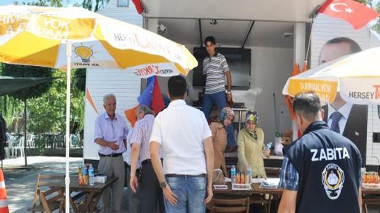 İzmir'de AK Parti standına saldırı