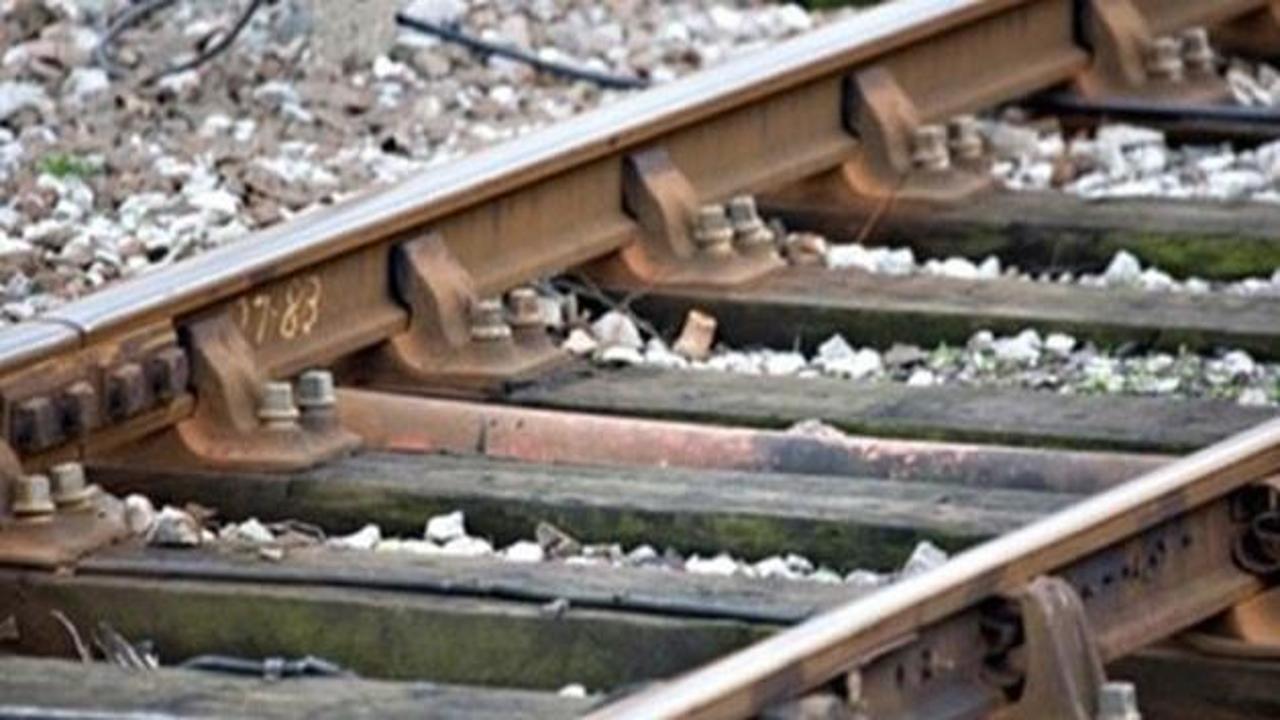 Kahramanmaraş'ta tren otomobile çarptı: 1 ölü