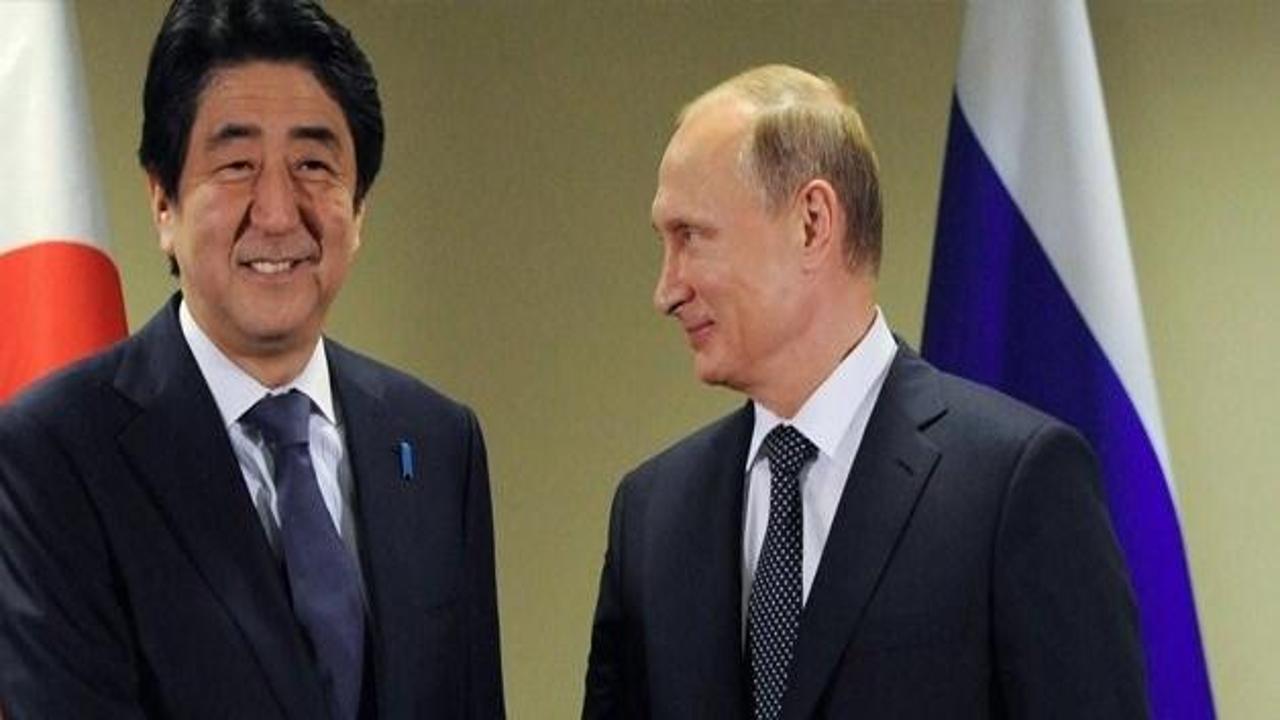 Japonya Başbakanı Putin'e koştu