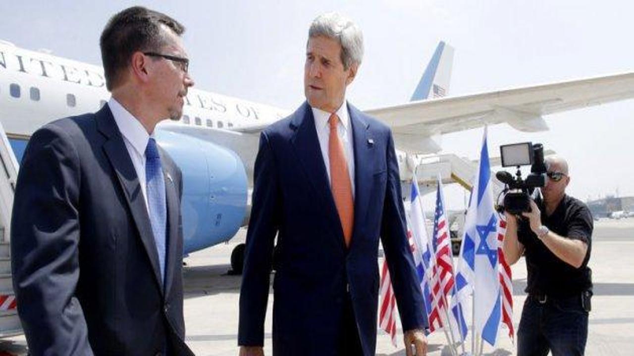 John Kerry İsrail'e geldi