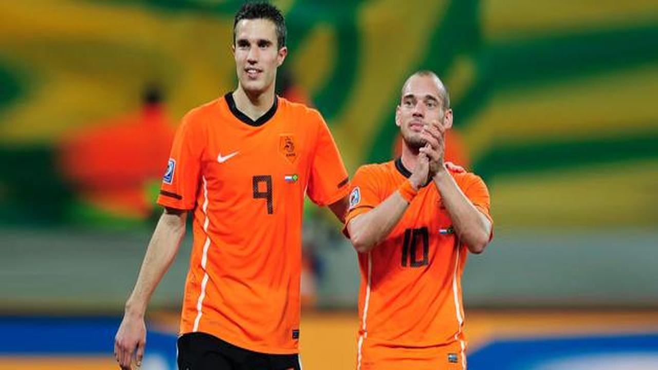 Kadro açıklandı! Sneijder ve Van Persie...