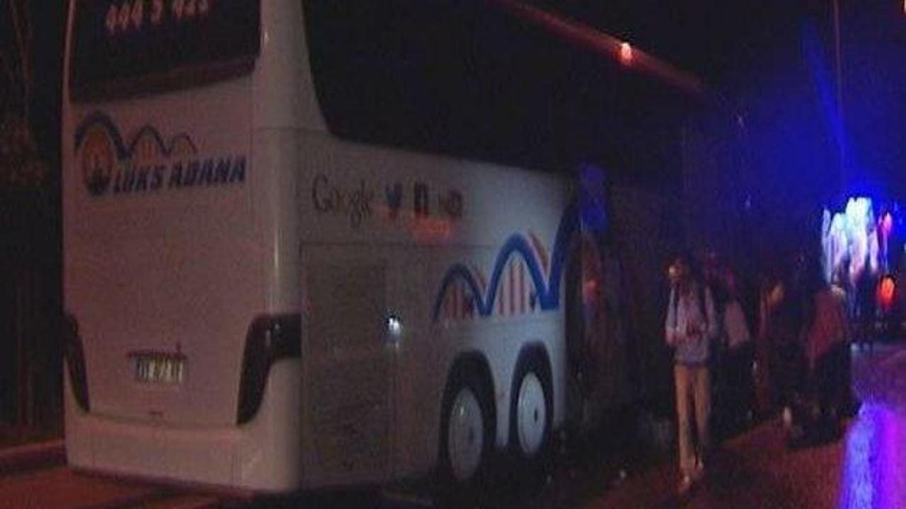 Kamyon otobüse çarptı: 2 ölü, 30 yaralı