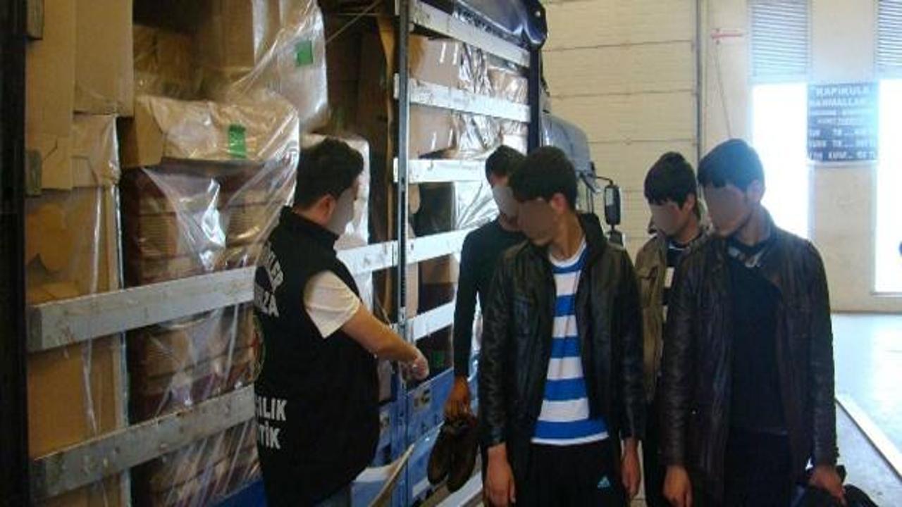 Kapıkule'de 8 kaçak göçmen yakalandı