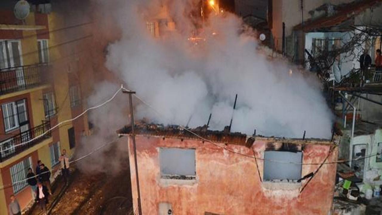 Karabağlar'da ev yangını