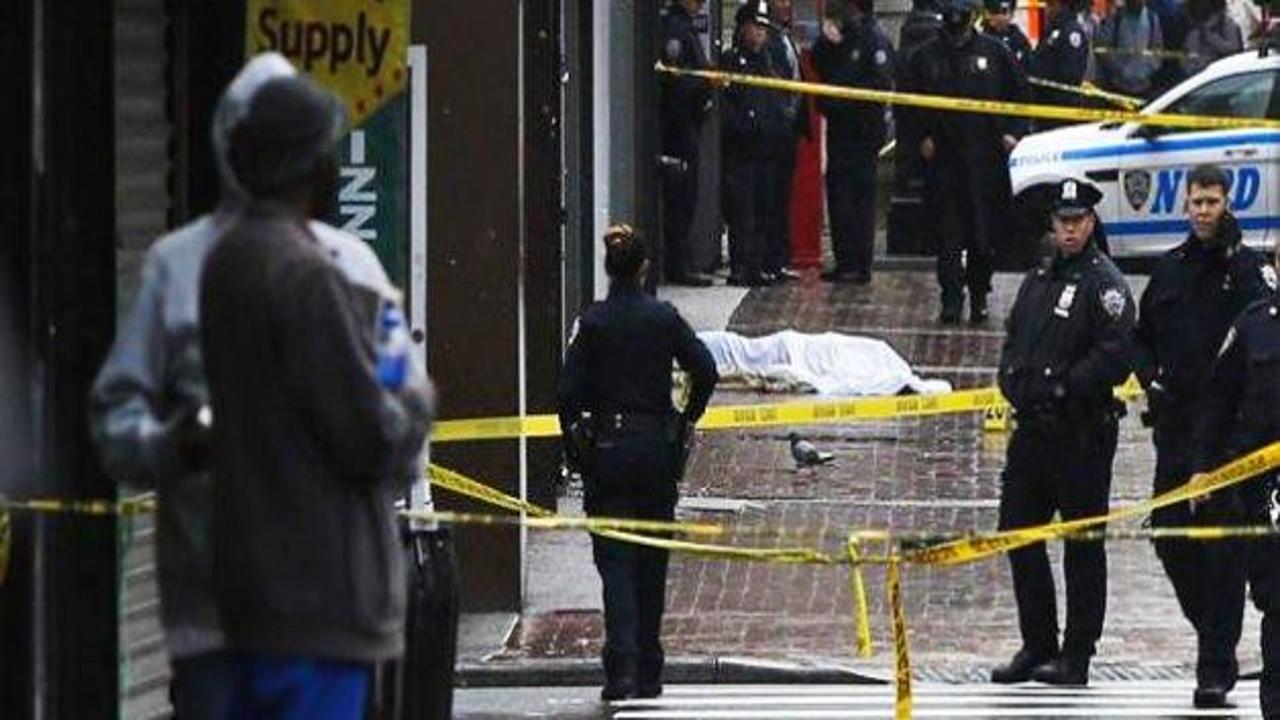 Karakolada bıçakla 3 polisi yaraladı, öldürüldü