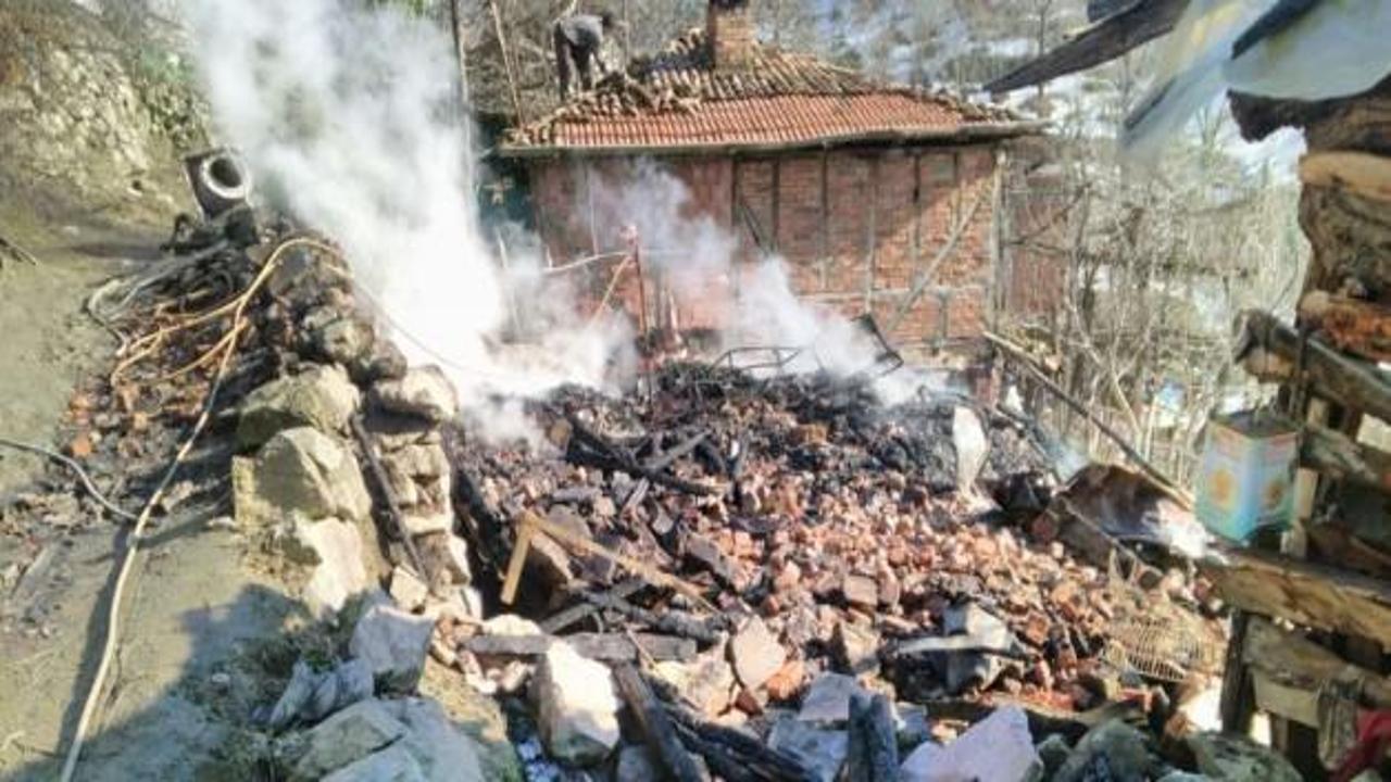 Kastamonu'da ev yangını: 2 ölü!