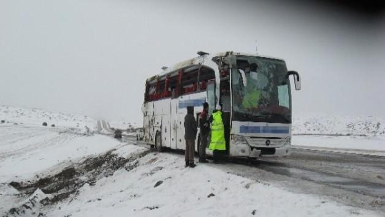 Kayseri’de otobüs devrildi: 1 ölü, 18 yaralı