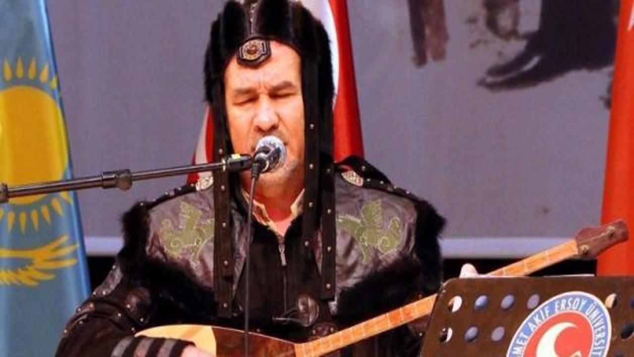 Kazak sanatçı Sultanbekov'a fahri doktora