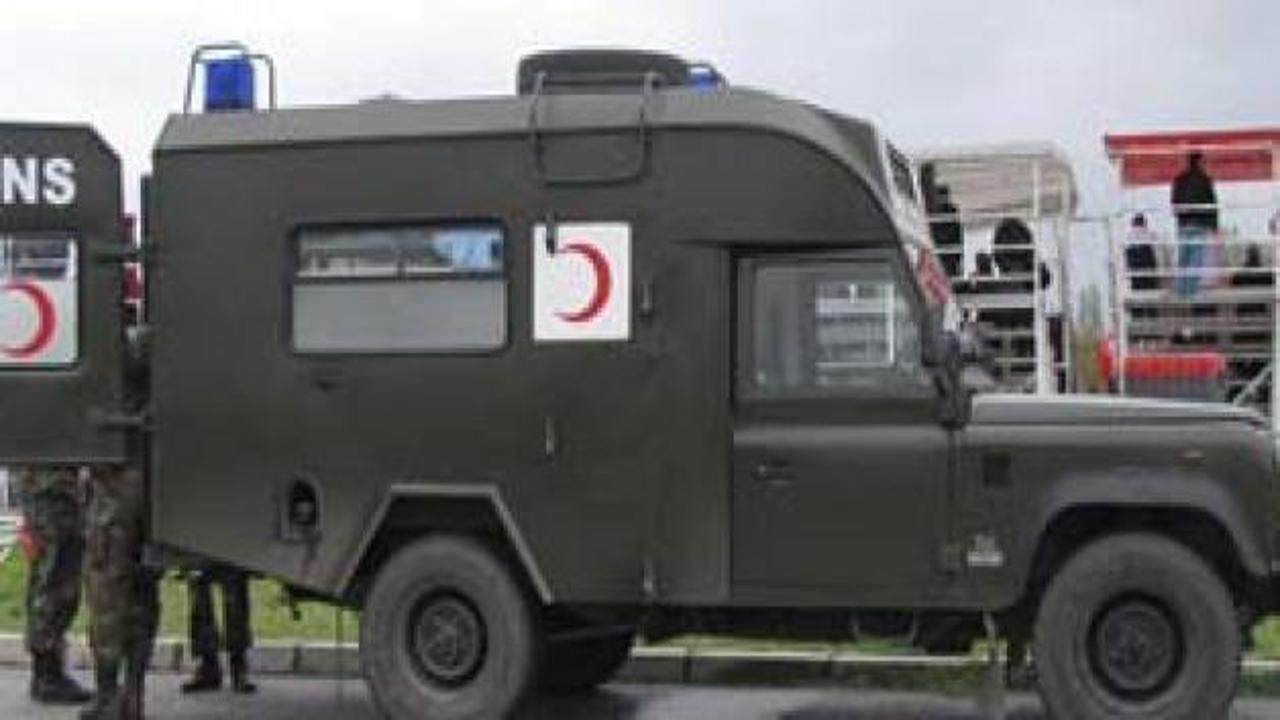 Kilis'te askeri ambulans devrildi: 4 yaralı