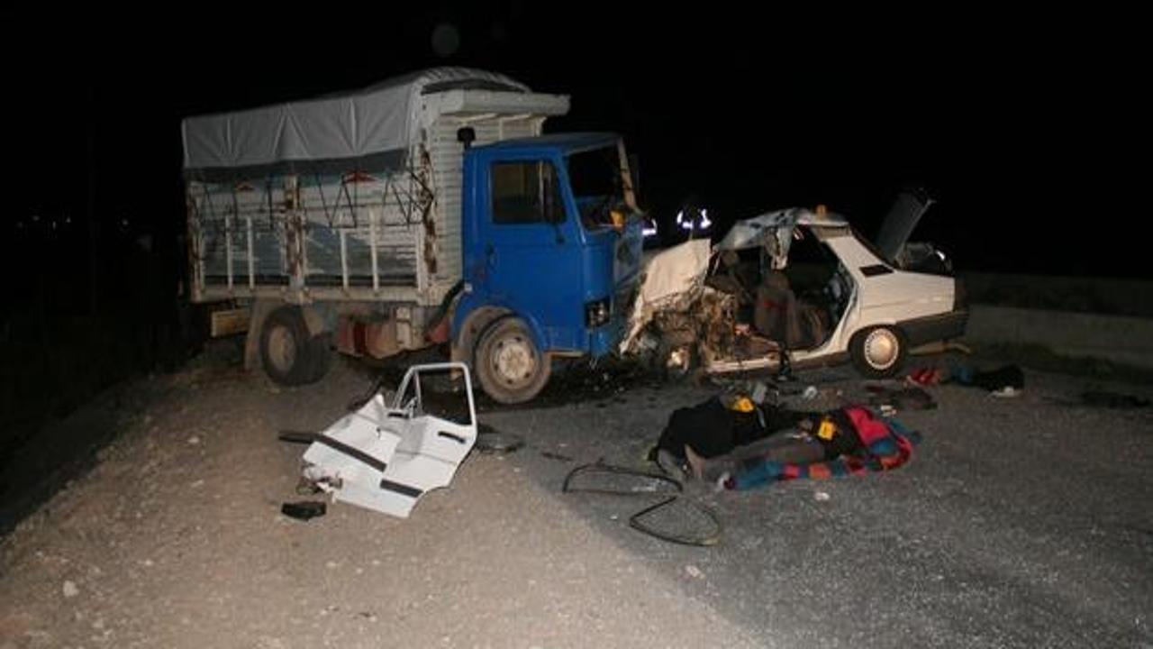 Konya'da feci kaza: 4 &ouml;l&uuml; 5 yaralı