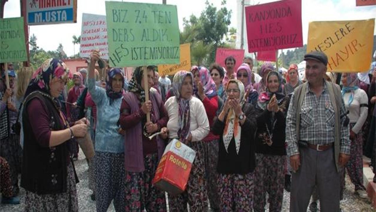 Köylülerden HES'e karşı tenekeli protesto