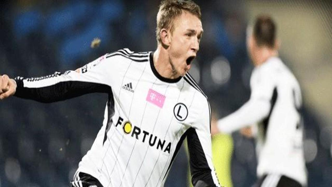 Legia Varşova ligde de liderliğini sürdürdü