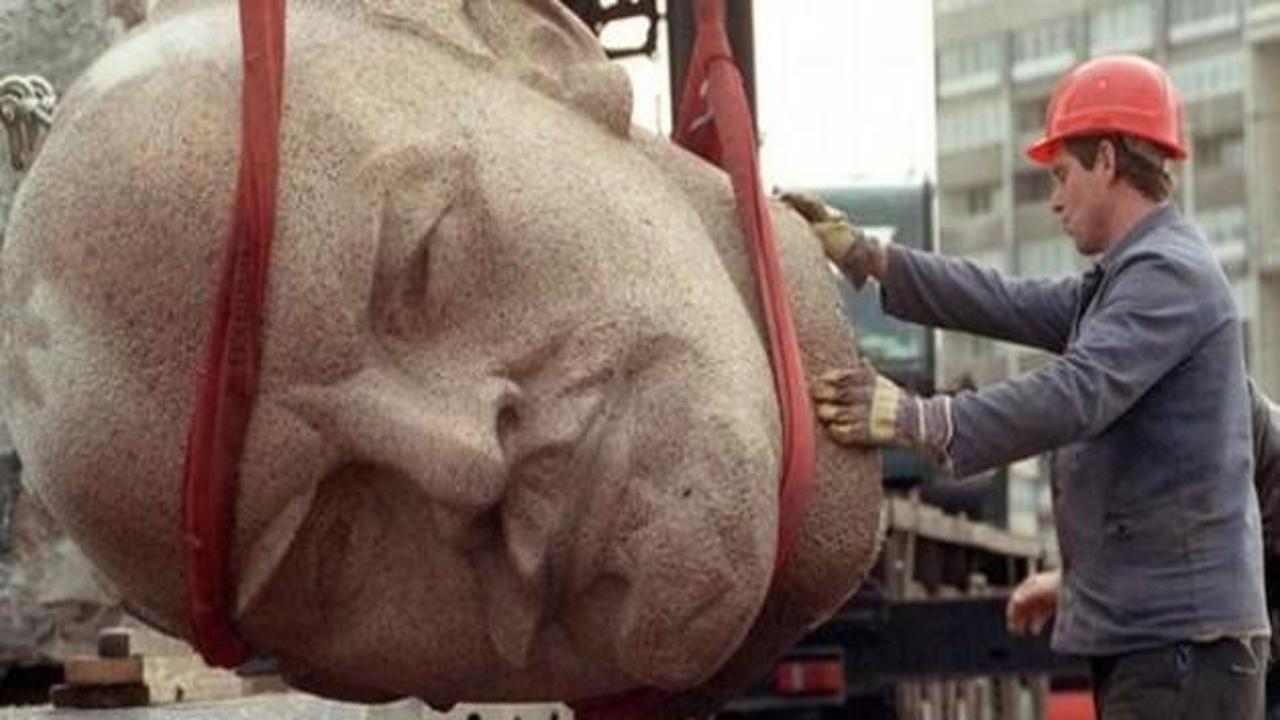 Lenin heykeli, 24 yıl sonra gün yüzüne çıkarıldı