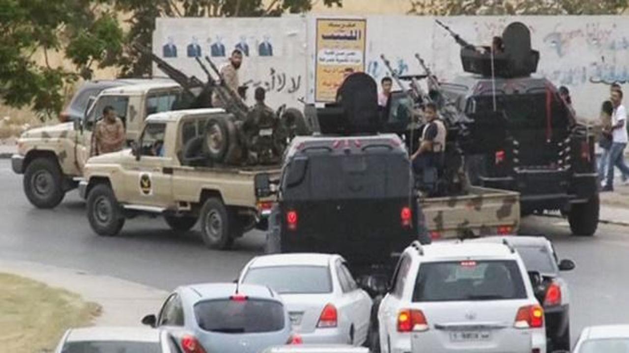 Libya'da ortalık karıştı! 10 memur kaçırıldı