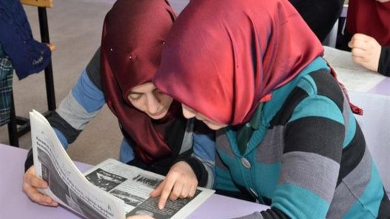 Liseli öğrencilerden Osmanlıca okul gazetesi