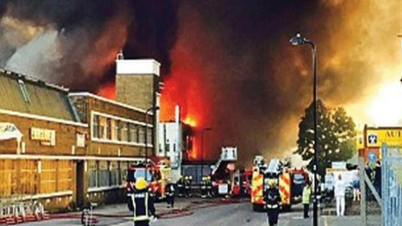 Londra’da yangın