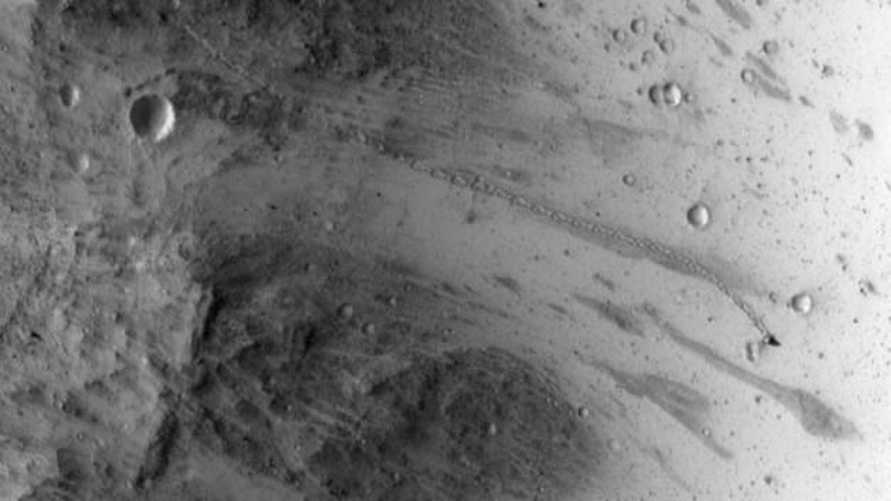 Mars'ın yüzeyinde sıradışı iz