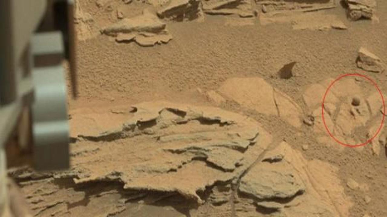 Mars'ta topa benzeyen cisim buldu