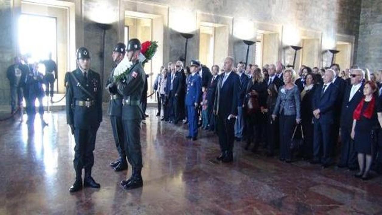 Masonlar Anıtkabir'i ziyaret etti
