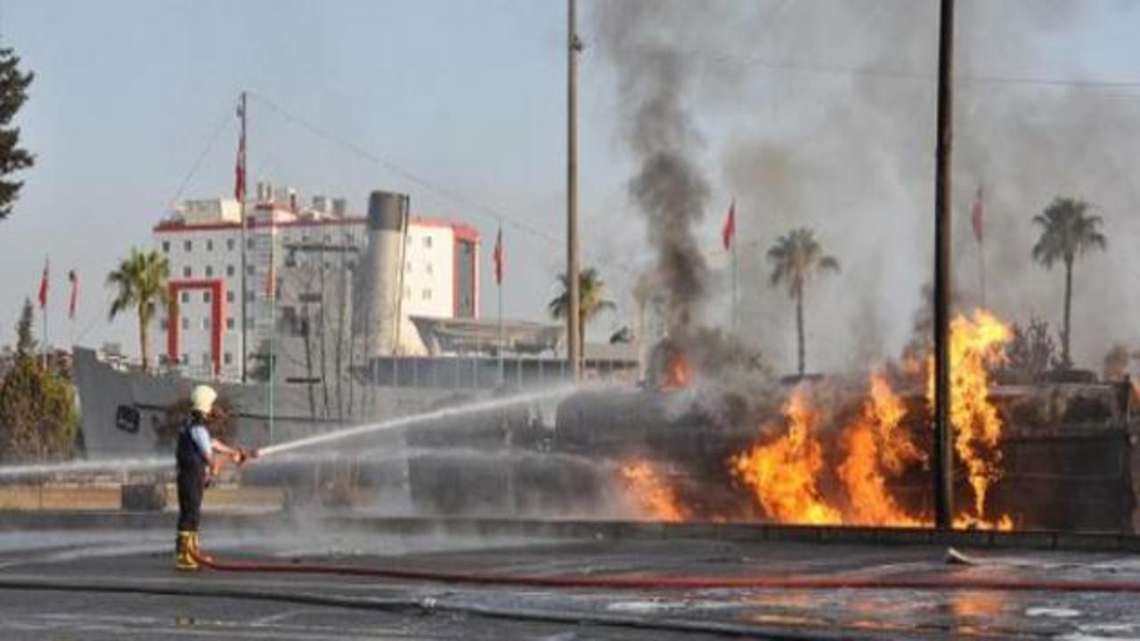 Mazot yüklü tanker alev alev yandı