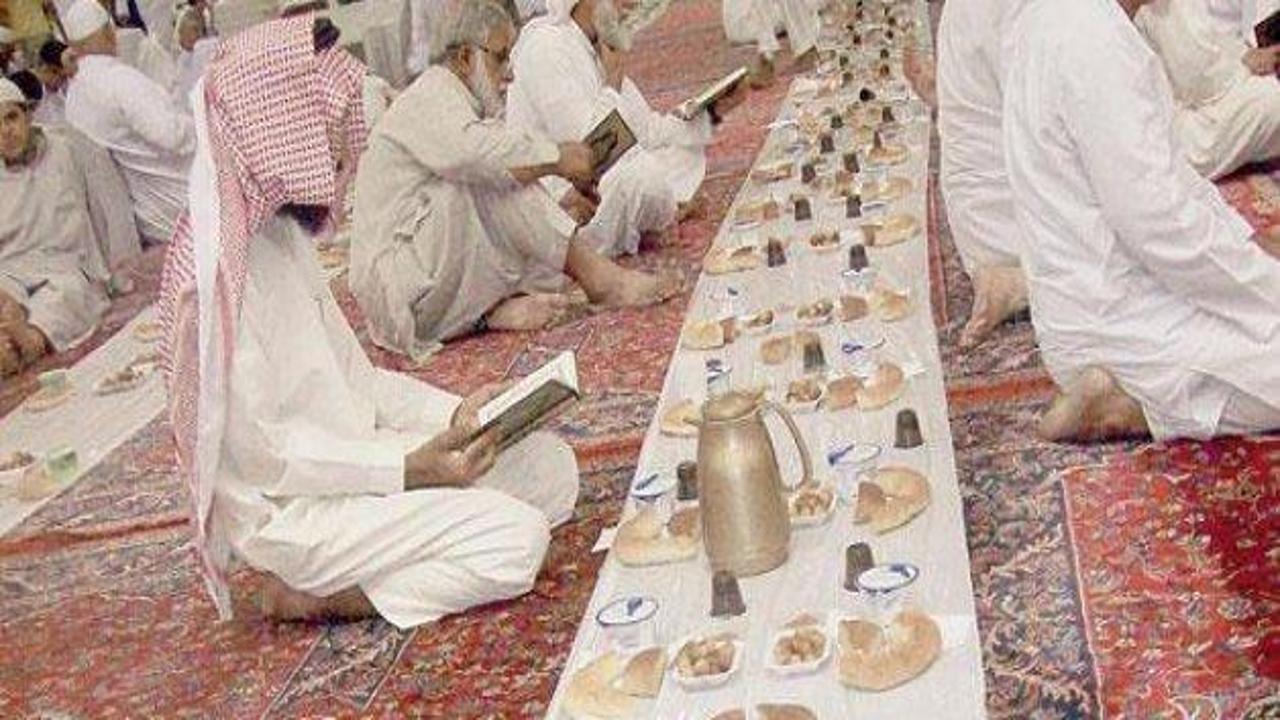 Mescid-i Nebevi'de Ramazan hazırlığı