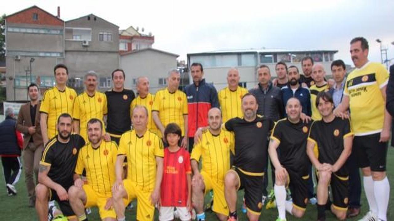 Metin K&uuml;l&uuml;nk Suriyeli &ccedil;ocuklar i&ccedil;in sahaya indi