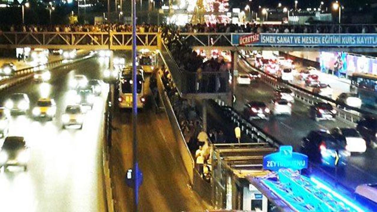 Zeytinburnu metrobüs yolunda ölümlü kaza!