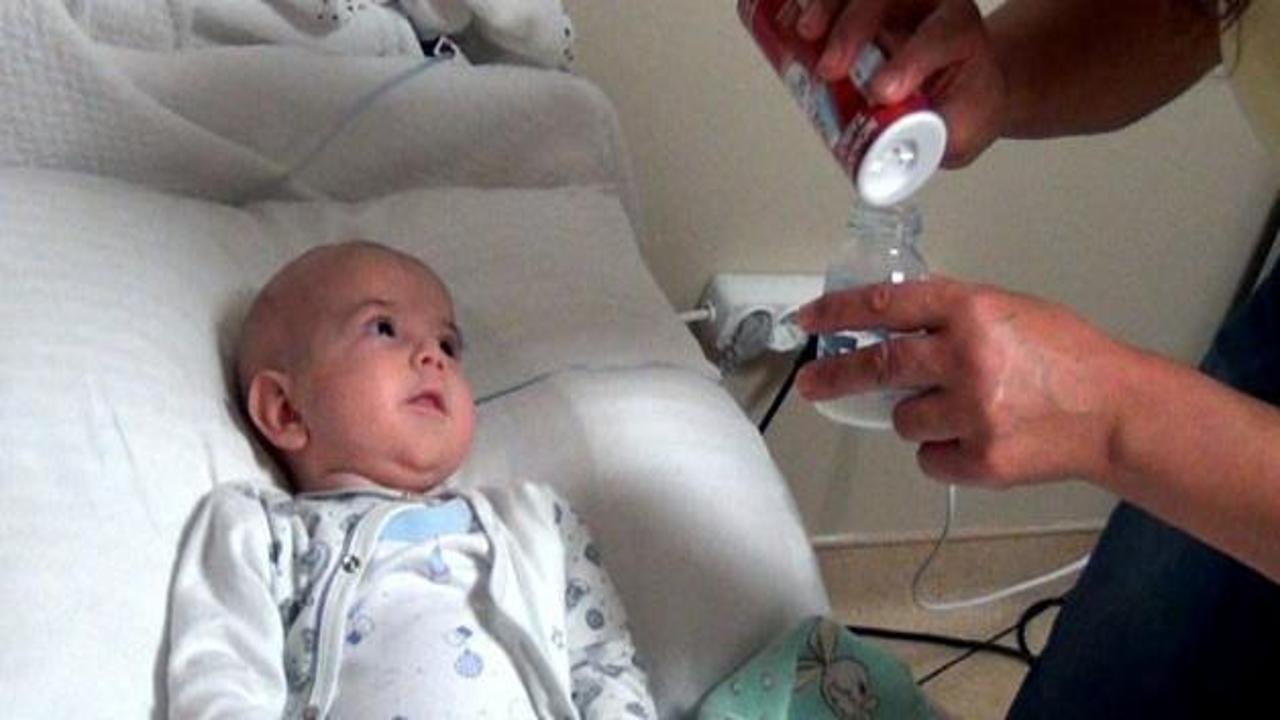 Minik İzzet'i bir kaşık tuz hayatta tutuyor
