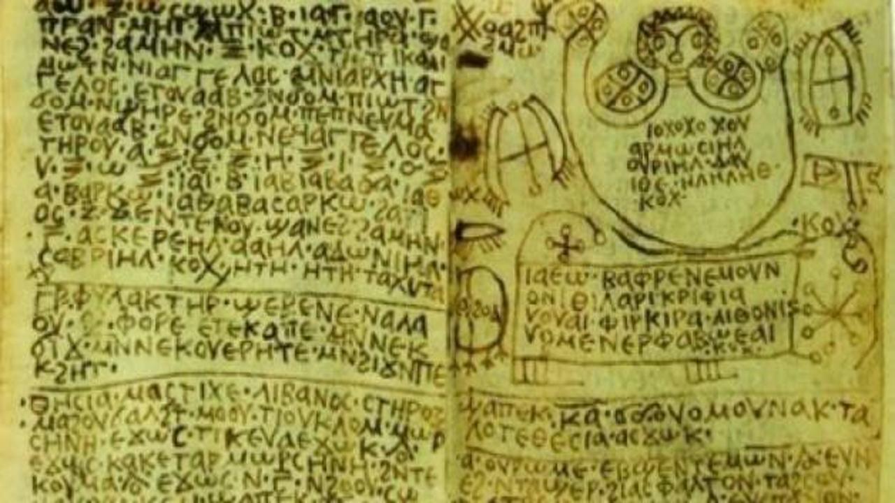 Mısır’da 1300 yıllık büyü kitabı keşfedildi