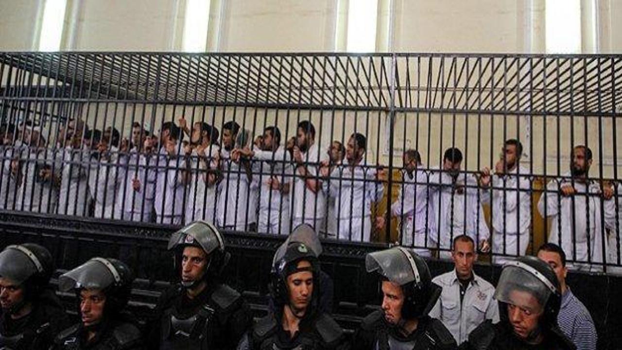 Mısır'da 15 İhvan üyesine müebbet hapis