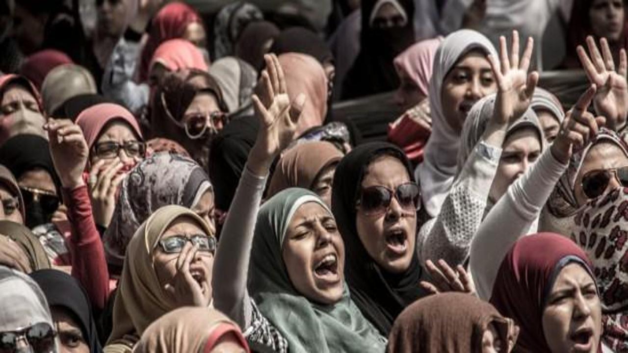 Mısır'da öğrencilerden protesto