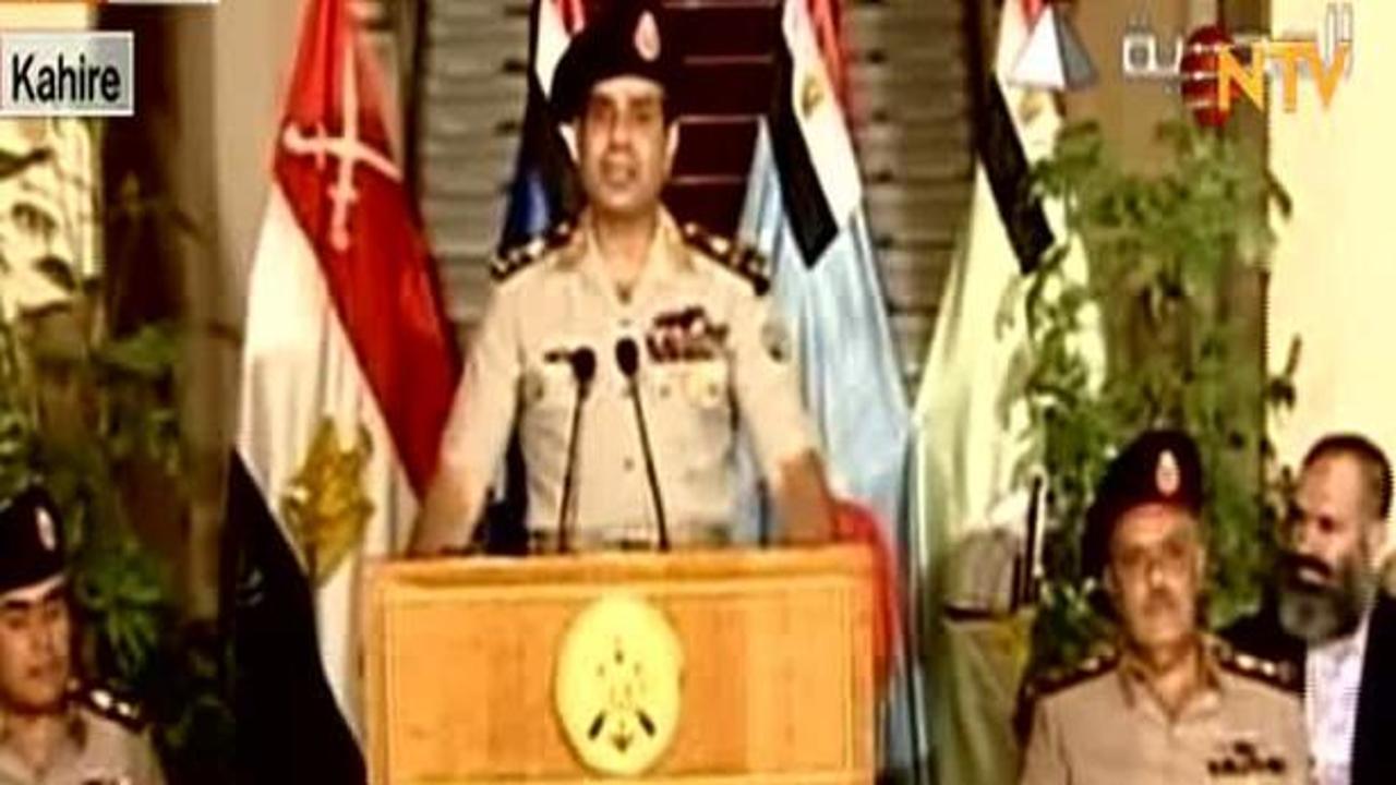Generaller Sisi'ye Mursi için baskı yapıyor
